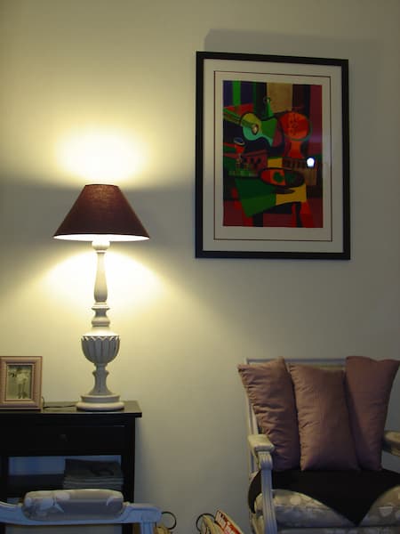 Se détendre dans un environnement cosy à la décoration soignée