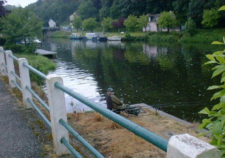Pêche juste devant les gîtes La Sabotière